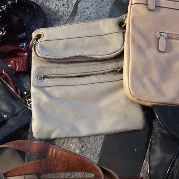 Purses Purses Purses - Picture 5 of 6